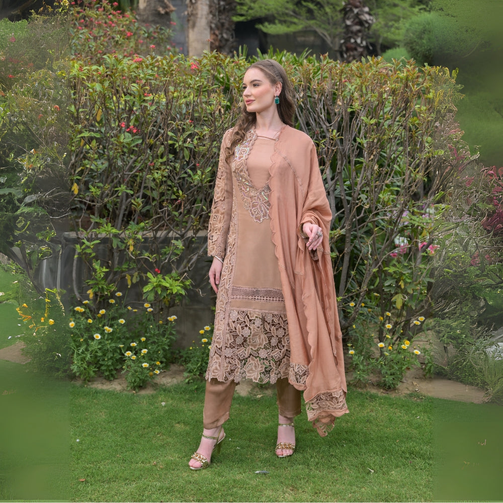 Khwabeeda – Luxury Pakistani Suit